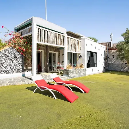 Fani 3 ヴィラ アグイメス